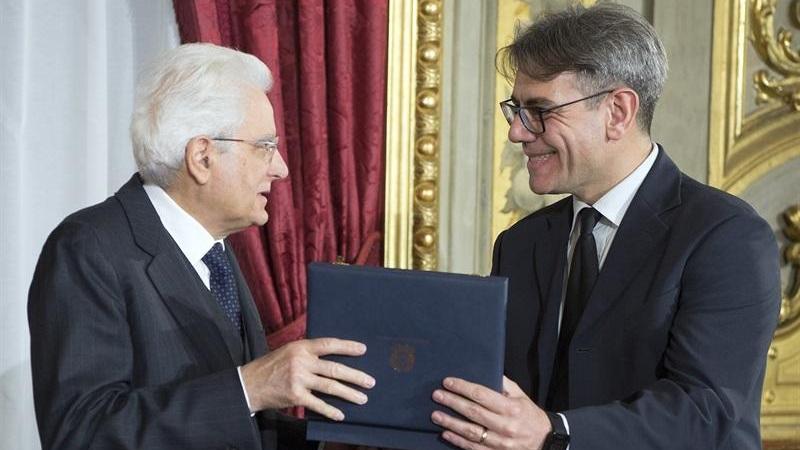 Il geologo pratese Luca Bindi premiato dal presidente Sergio Mattarella