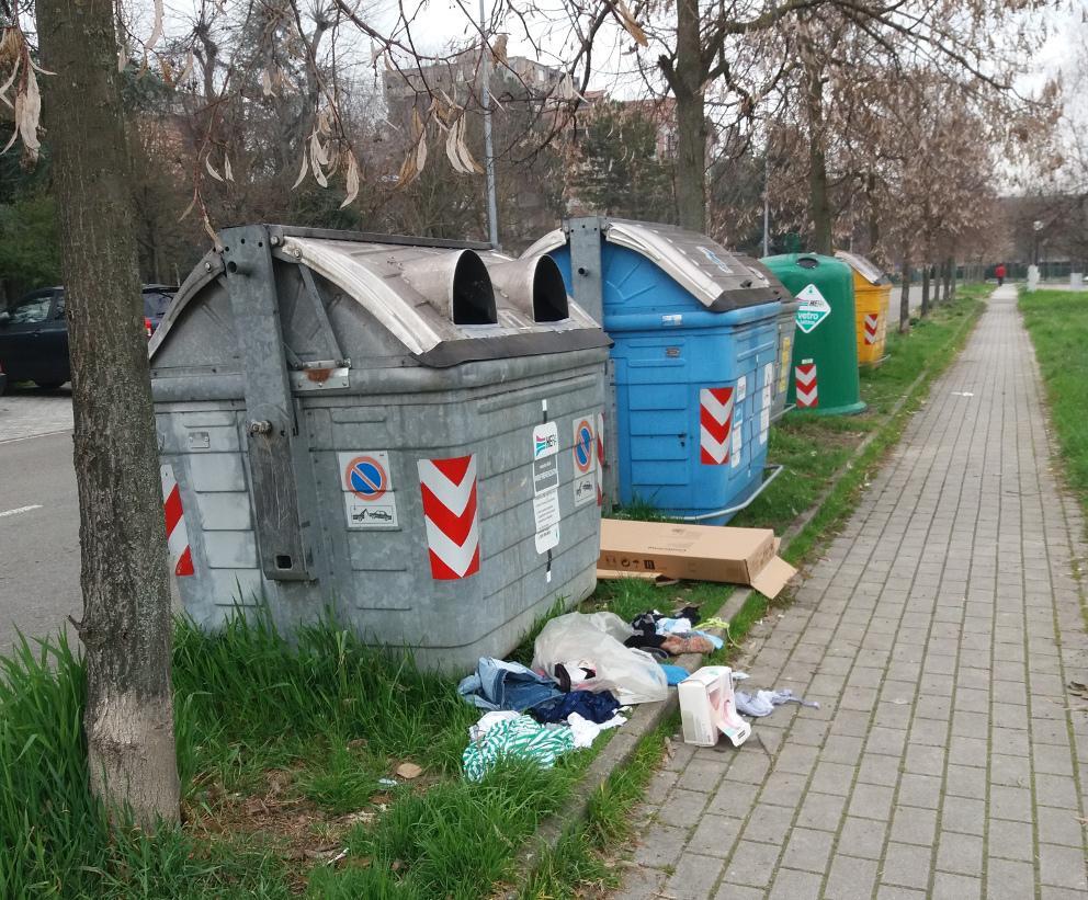 In via Harris problemi con la differenziata