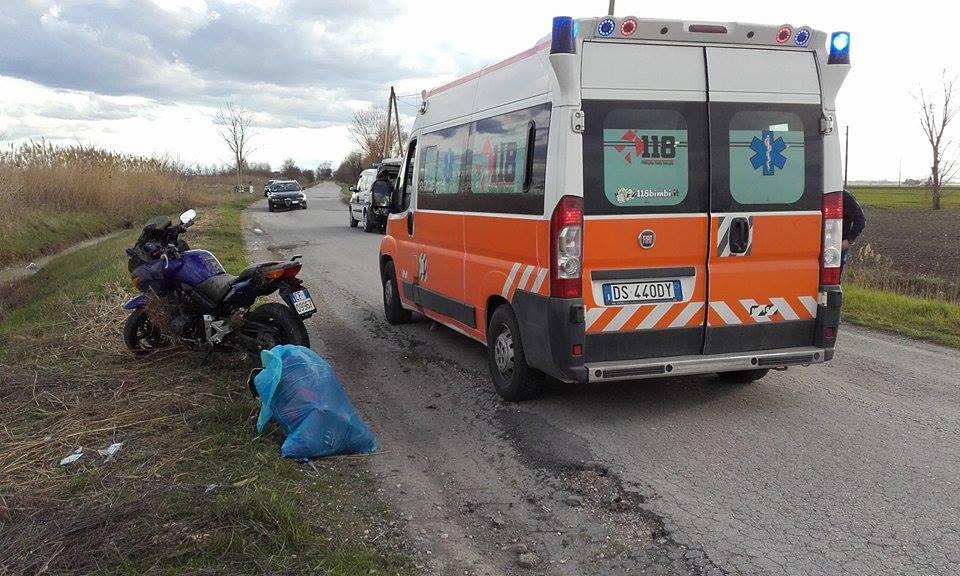 Gravissimo dopo lo schianto con la moto 