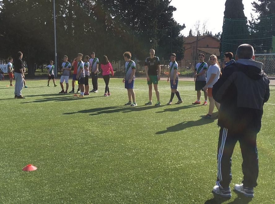Matta e Daviddi portano la flag football al liceo 