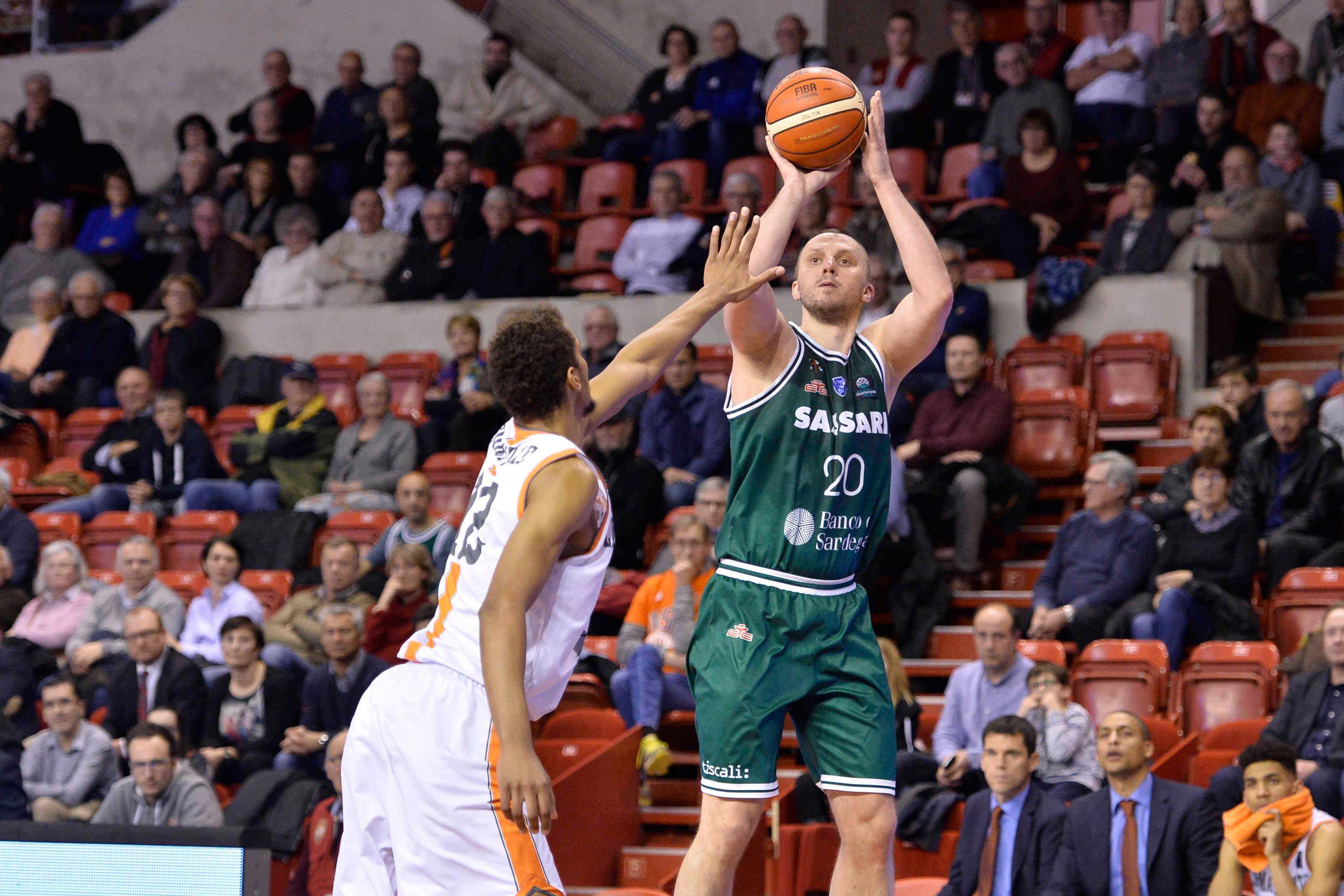 La Dinamo Sassari vince anche a Le Mans, squadra ai quarti con lo show di Savanović