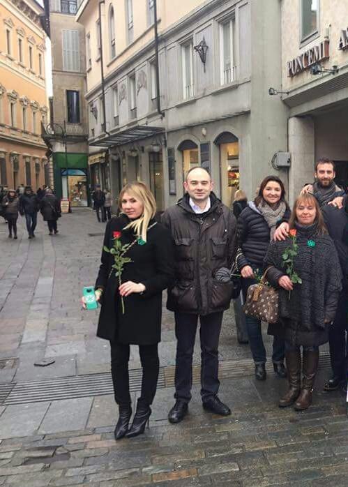 La Lega Nord aiuta le donne con un WhatsApp