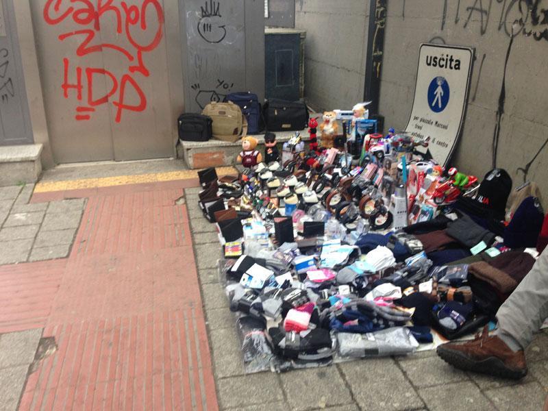 Esposto sull’ascensore alla stazione