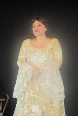 Un’operetta a metà, il cantante dà forfait