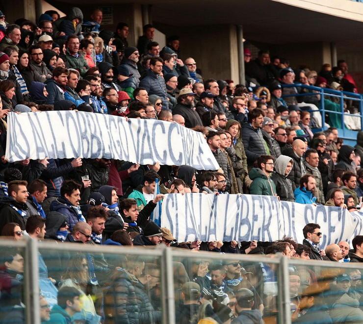 Ultras contro il vaccino obbligatorio