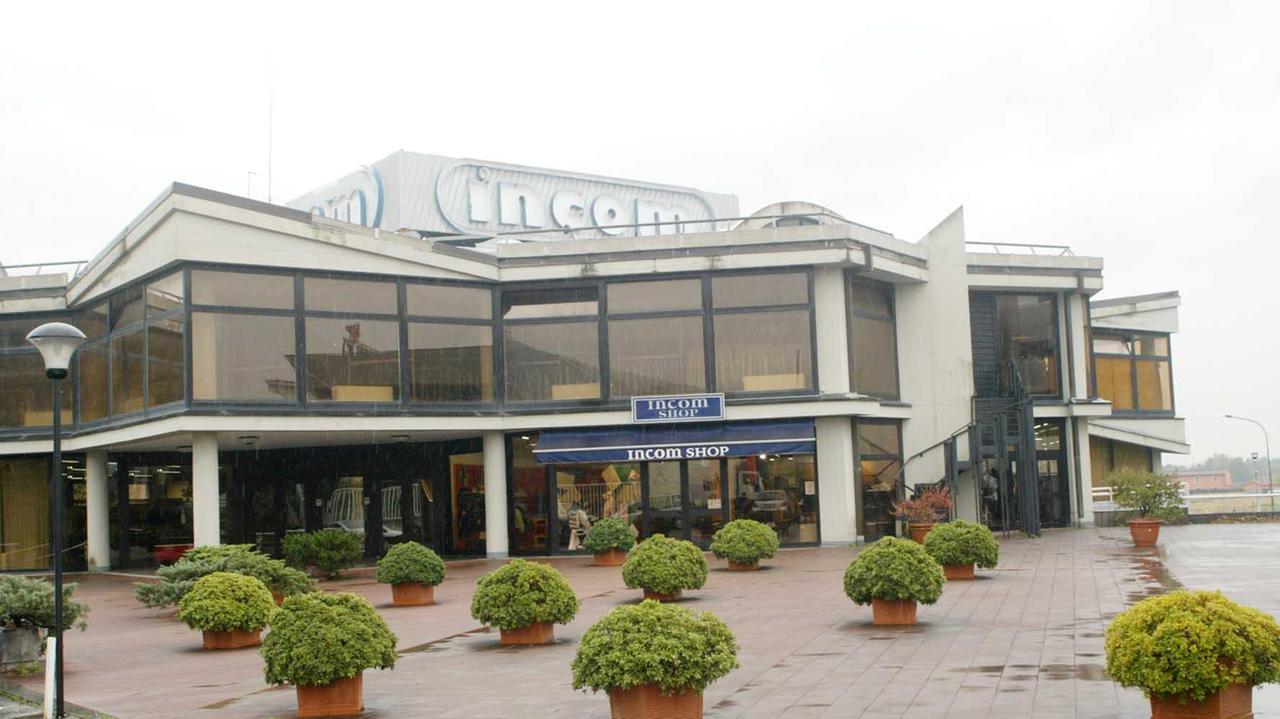 Quattro arresti a Montecatini per il maxi-furto di vestiti alla Incom