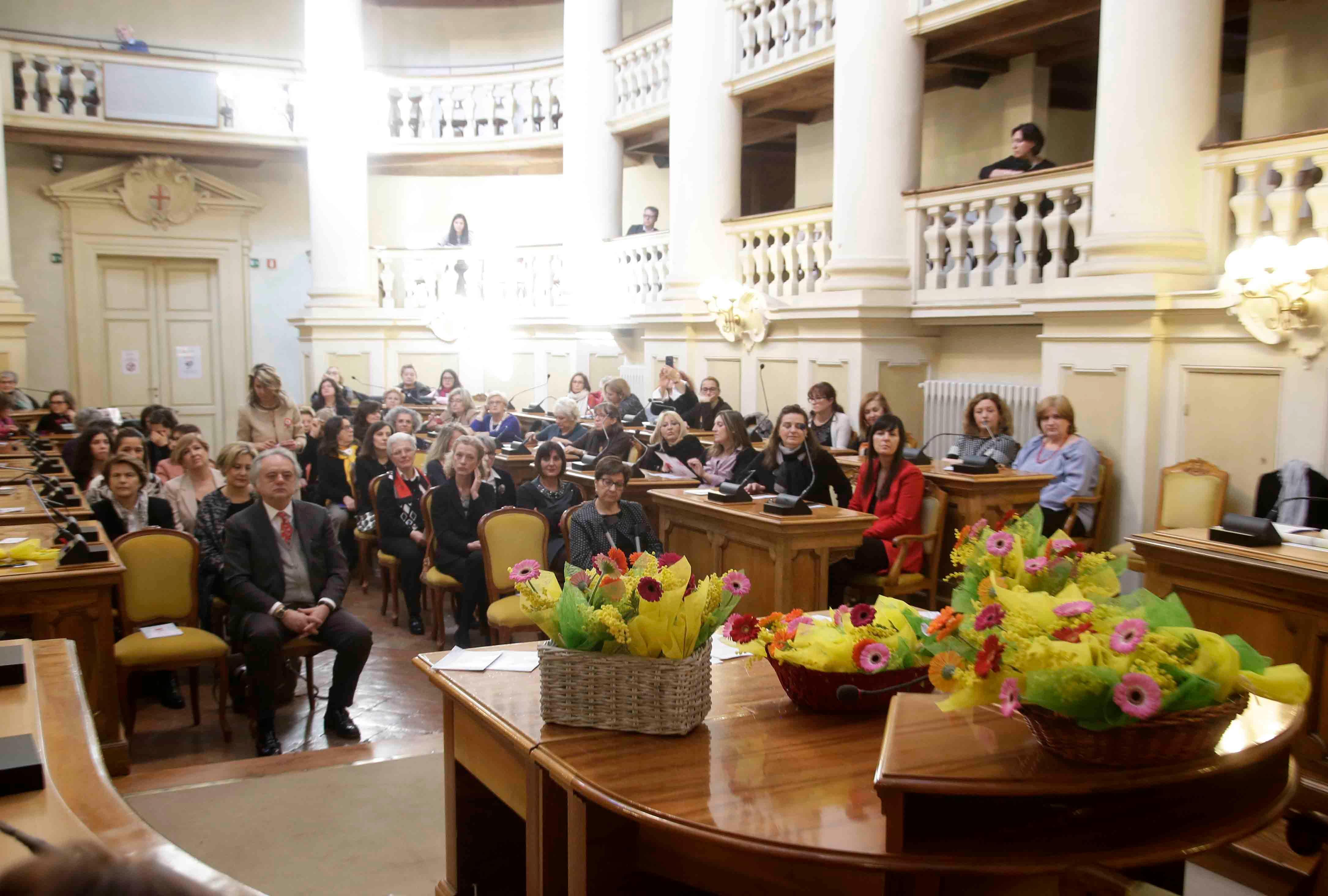 Otto marzo a Reggio Emilia, le premiazioni di "Reggiane per esempio" in sala Tricolore 