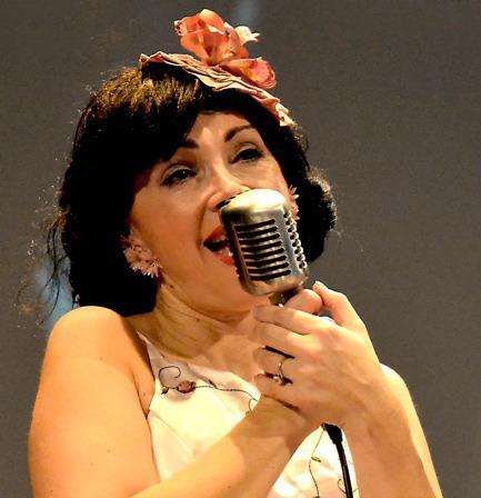 Lara Luppi stasera al Molyvos