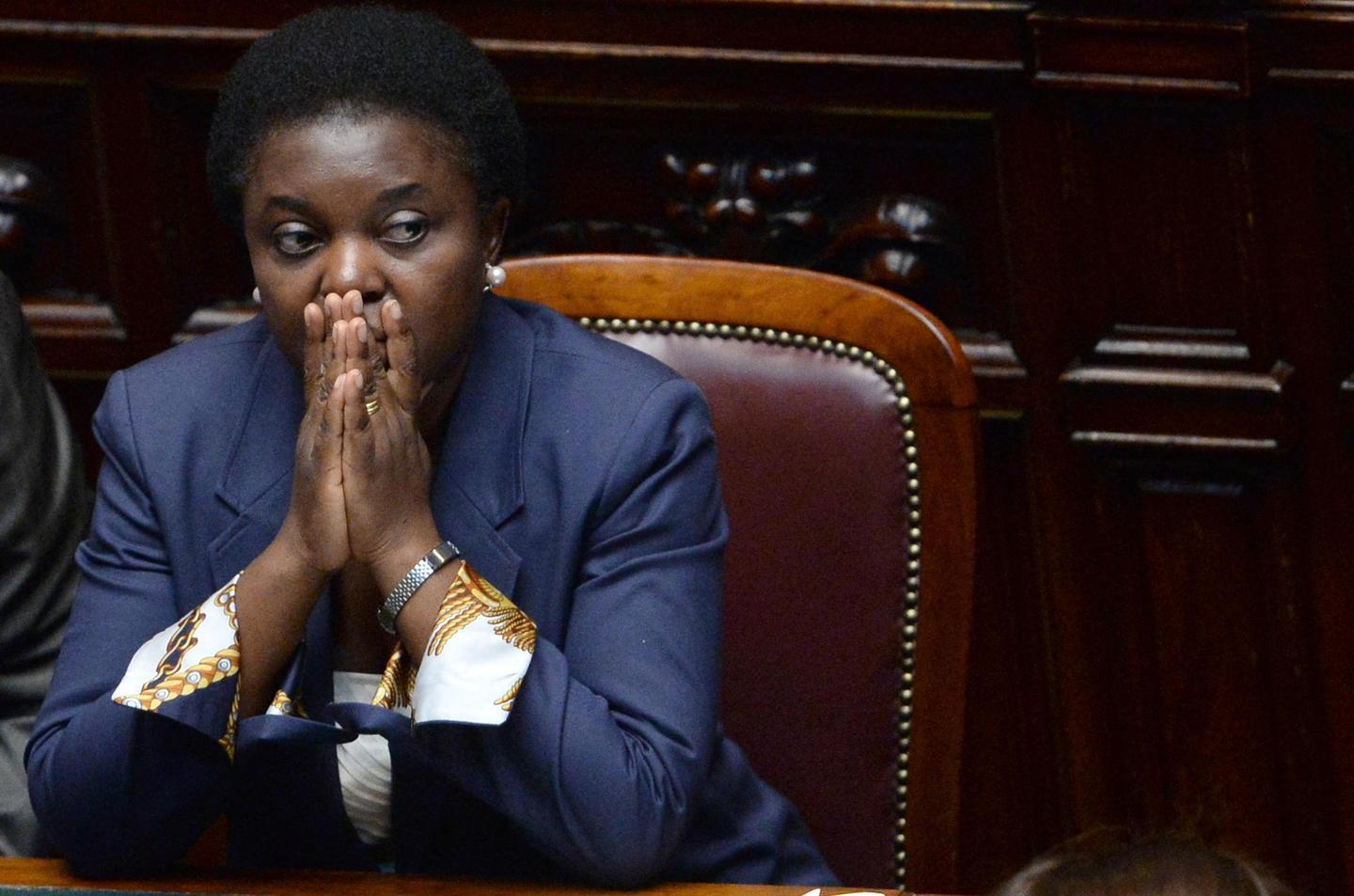 Leghista: «Chi mi vuol pagare i proiettili per la Kyenge?»