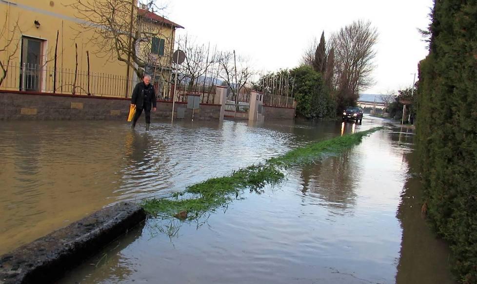 Via Brana, via Guado dei sarti e via Bassa ancora sott’acqua