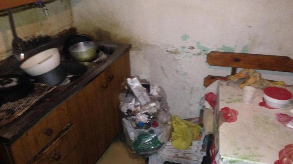 Inquilini al nero nella casa fatiscente
