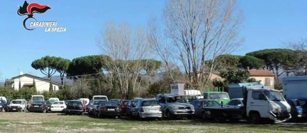 Discarica di auto sul Magra Denunciate tre donne 