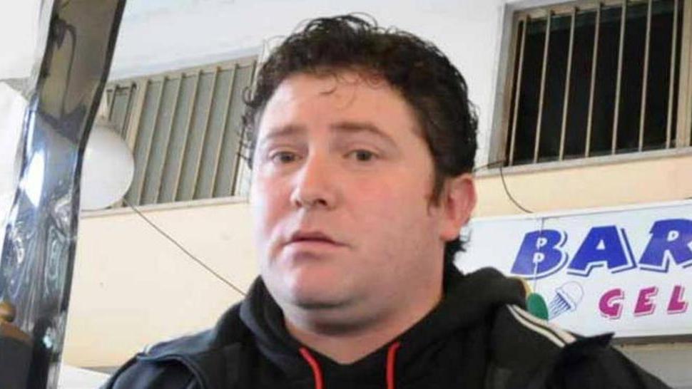 Riunione a porte chiuse e i consiglieri se ne vanno