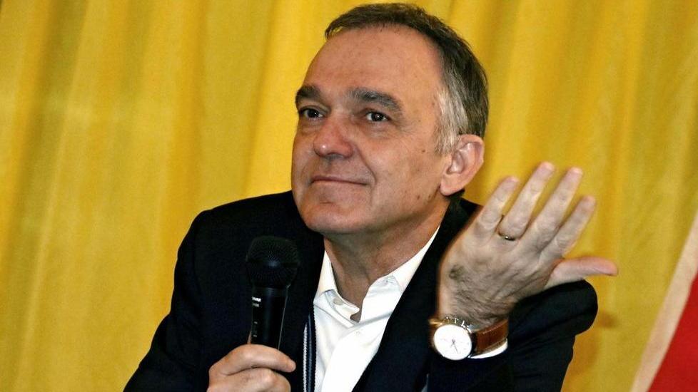 Rossi a Livorno per lanciare “Articolo 1 - Mdp”