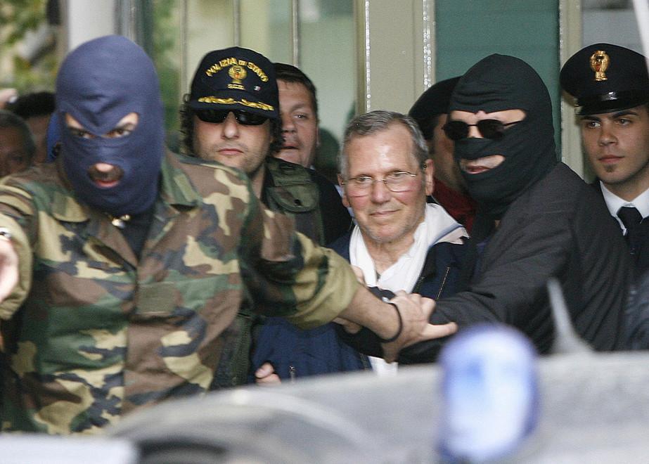 Libera, lo strano suicidio di Attilio Manca 