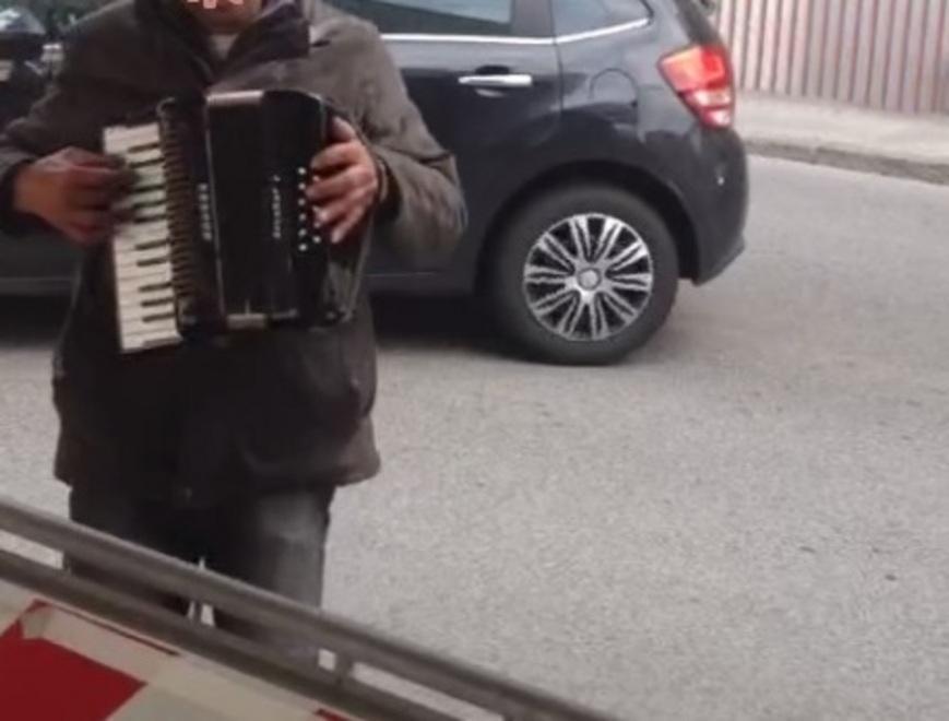 Elemosina a Sassari, il parcheggio dell'Atp fa gola 