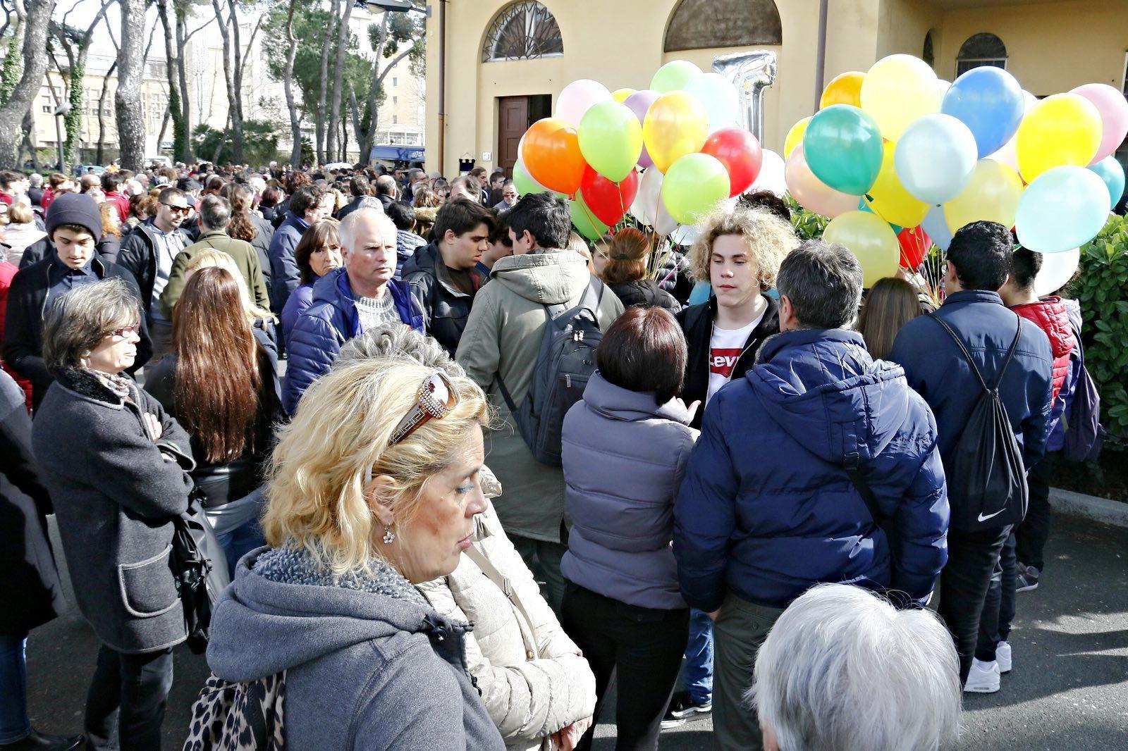 Folla al funerale di Jacopo Pieri (Marzi/Pentafoto)