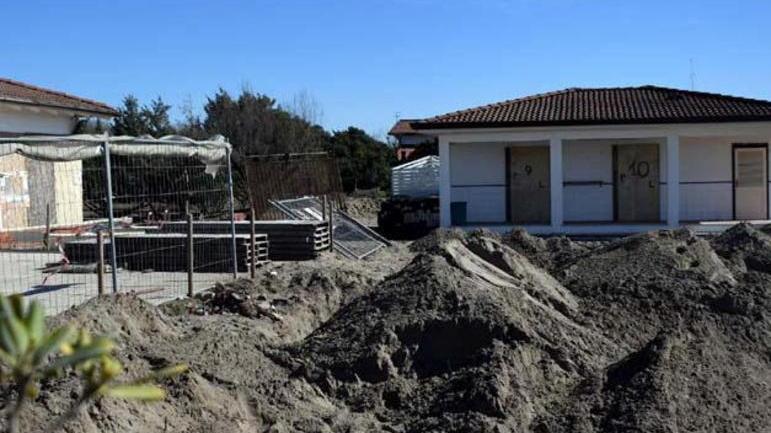 Amianto al bagno Irene, «Multe a chi ha inquinato»