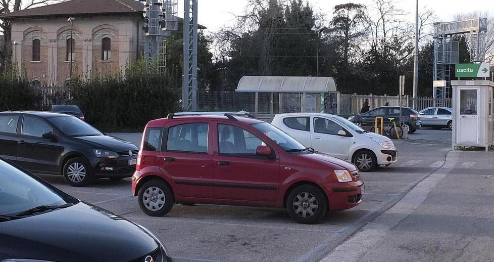 Boom di furti sulle auto prese a nolo all’aeroporto 