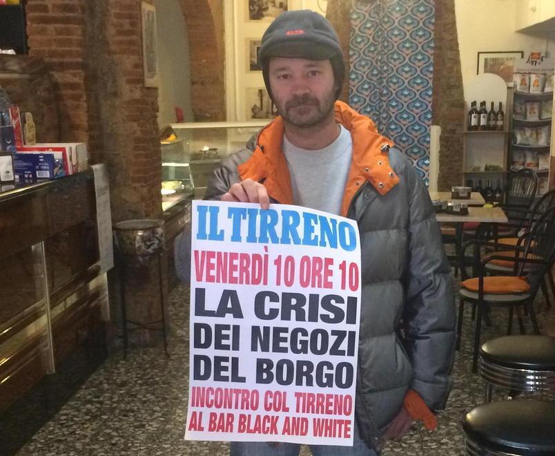Il titolare del bar Black and White Alessandro Tuci