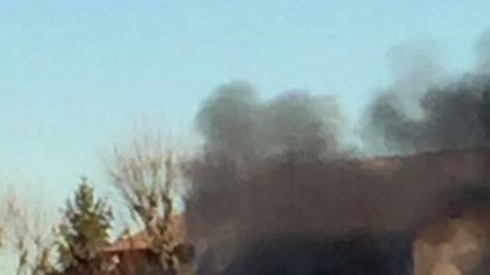 Mentre guida l’auto prende fuoco Paura a Masone