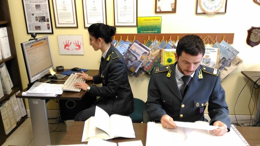 Facevano fallire aziende e le spolpavano 