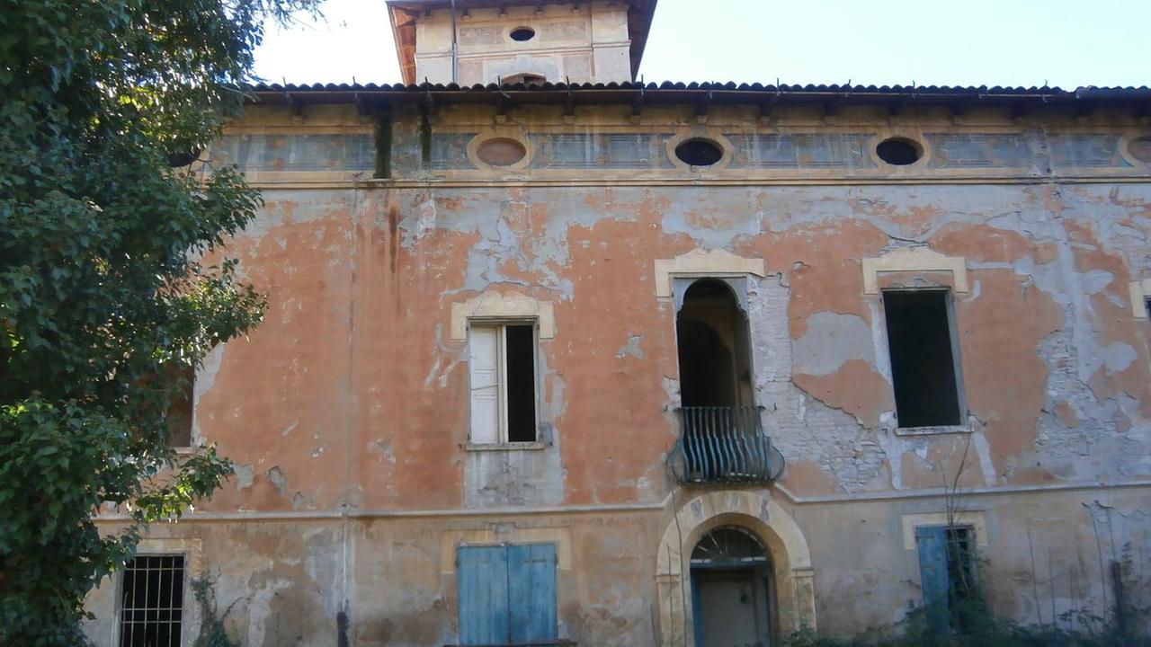 Adesso Villa Menotti rischia la fine