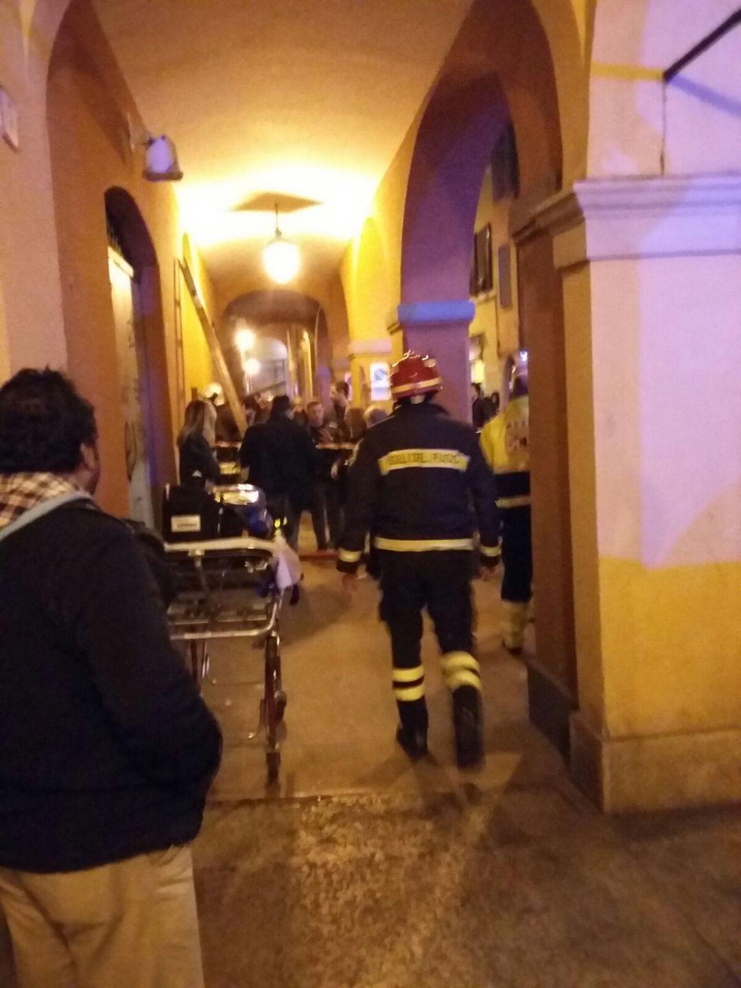 Modena, appartamento distrutto da rogo in via della Santissima Trinità 