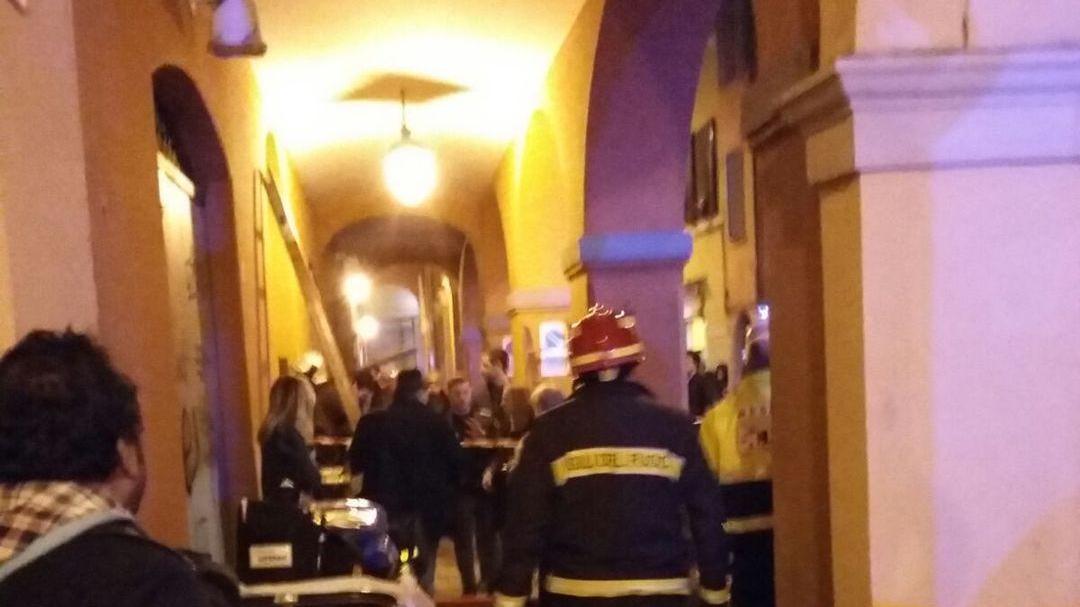 Modena, appartamento distrutto da rogo in via della Santissima Trinità