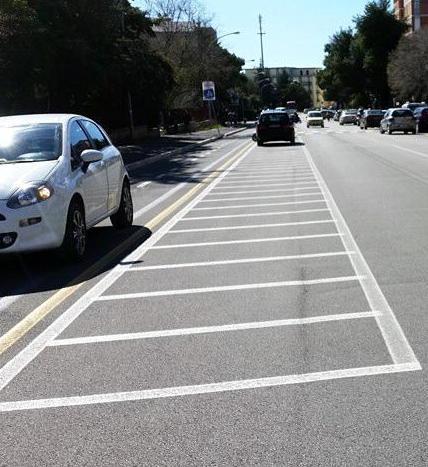 Parcheggio di via De Gasperi «Troppi posti ai ciclomotori»