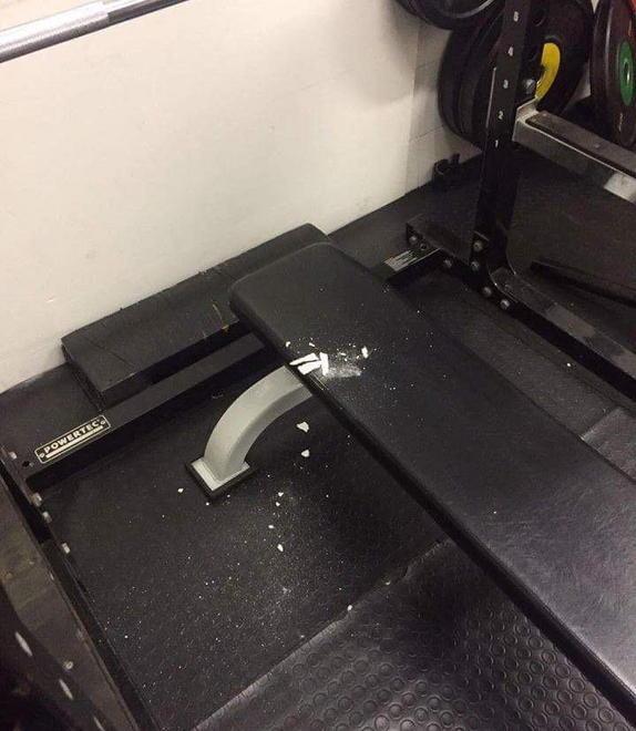 Cade a pezzi anche la palestra di Bottai 