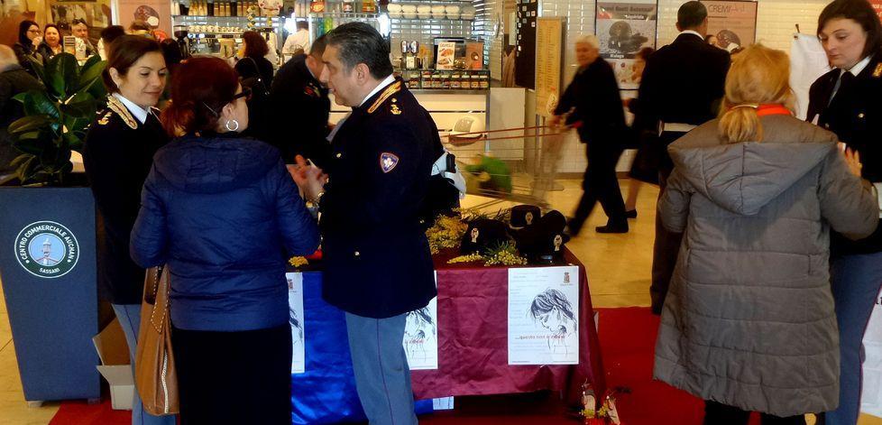 La polizia vicina alle donne 