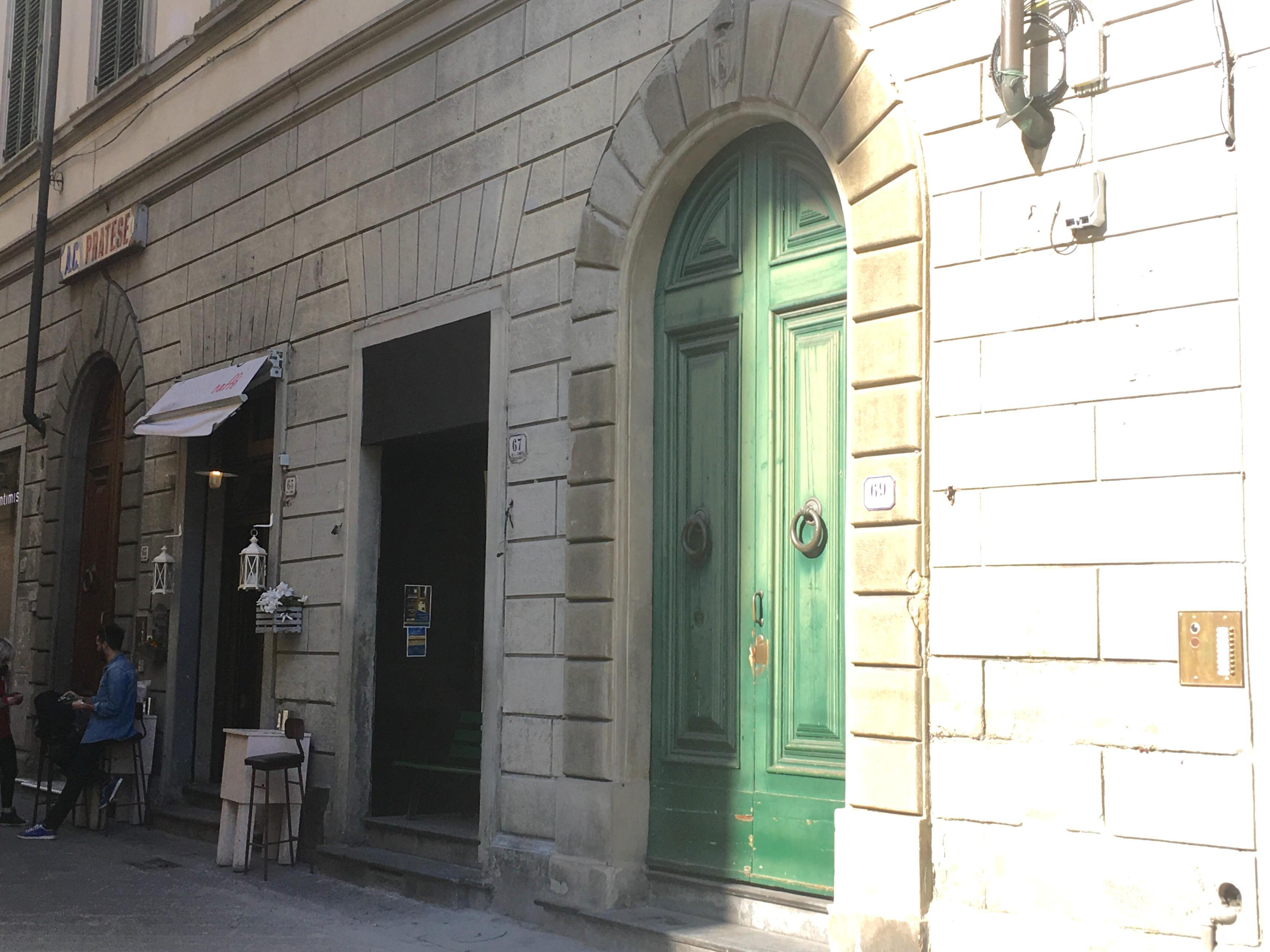 L'ingresso dell'ex cinema Excelsior di via Garibaldi