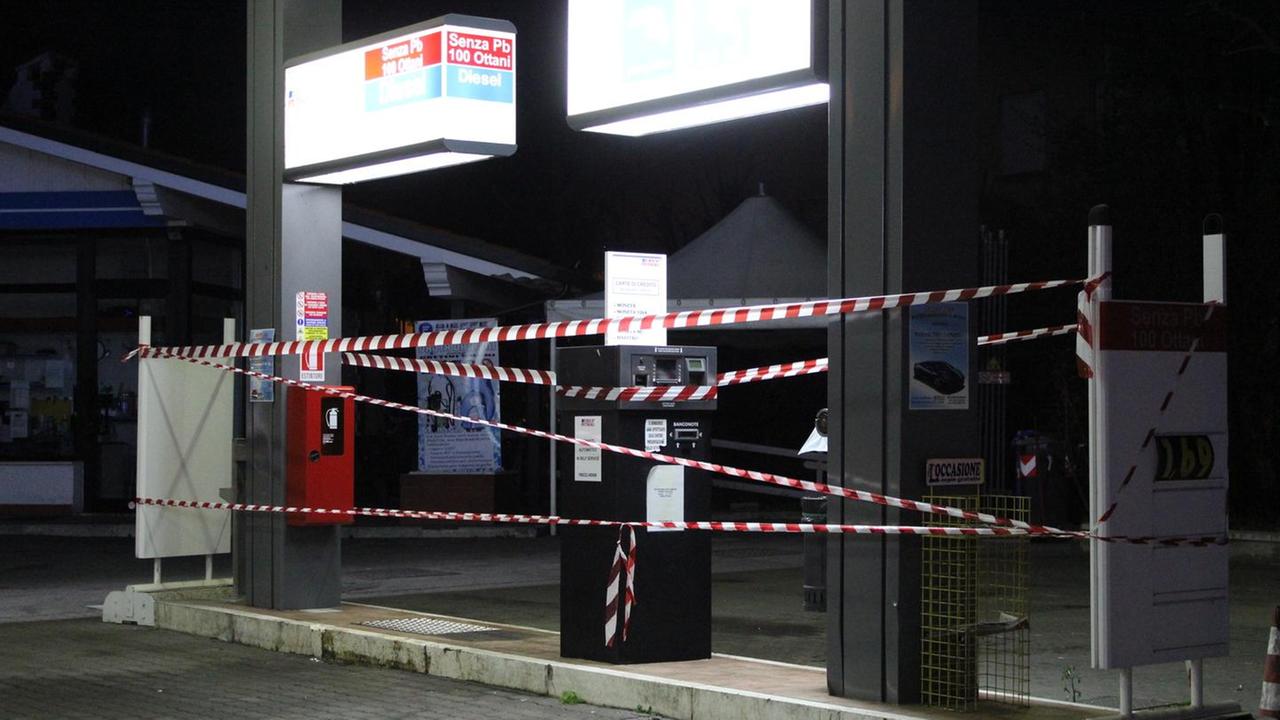 Carambola al distributore: distrutta la pompa di benzina