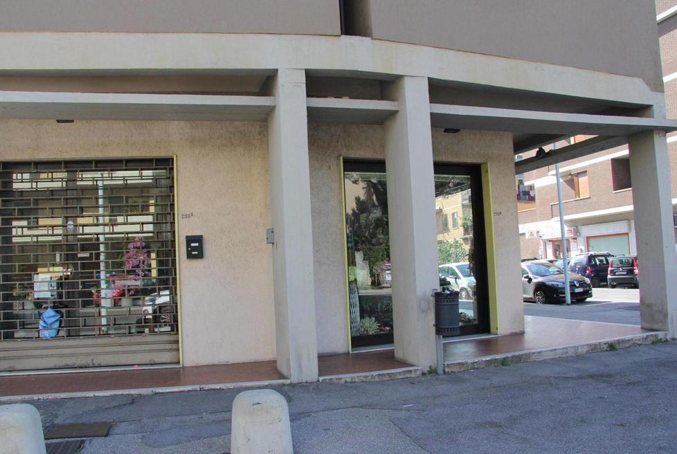 I malviventi forse erano due e hanno esploso tre colpi 