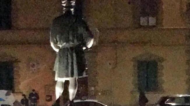 Scoppia la rissa in piazza Belfiore Nei guai tre giovani stranieri