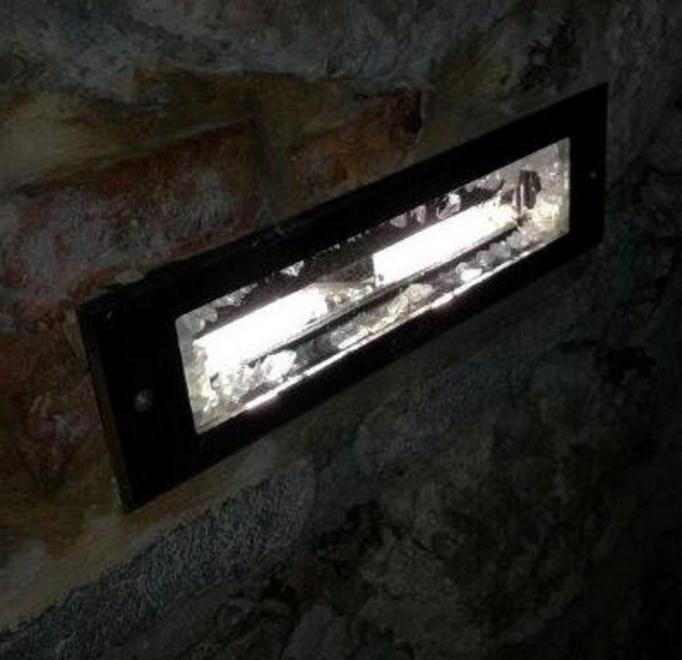 Vandali rompono di nuovo le luci lungo le Mura 