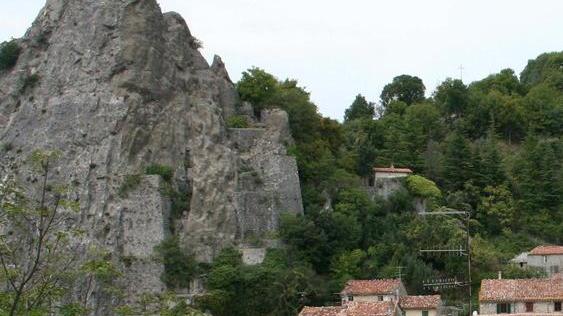 Tour dribbla Roccalbegna L’opposizione insorge