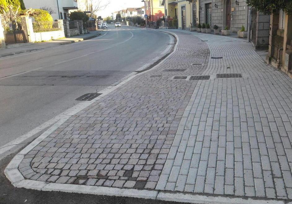 Finiti i lavori al marciapiede di via Roma