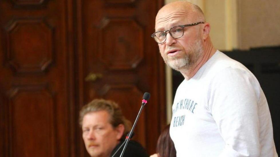 Il sindaco esulta: è salva, abbiamo vinto