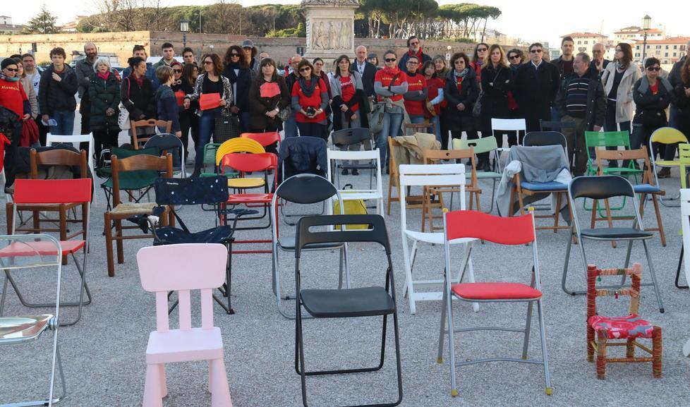 Tragedia del Moby Prince, 140 sedie vuote sul Voltone per chi è in cerca di giustizia 