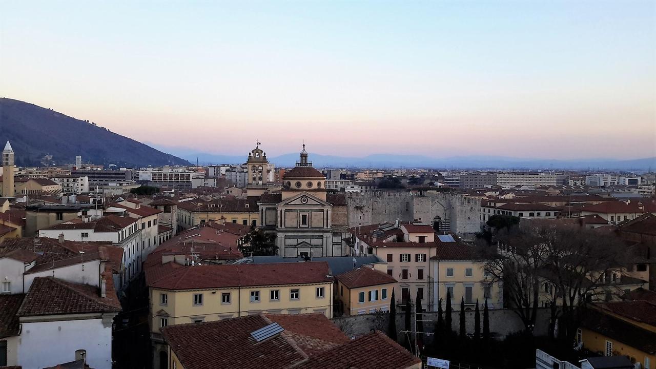 Una panoramica di Prato dalla terrazza del Palazzo Pretorio