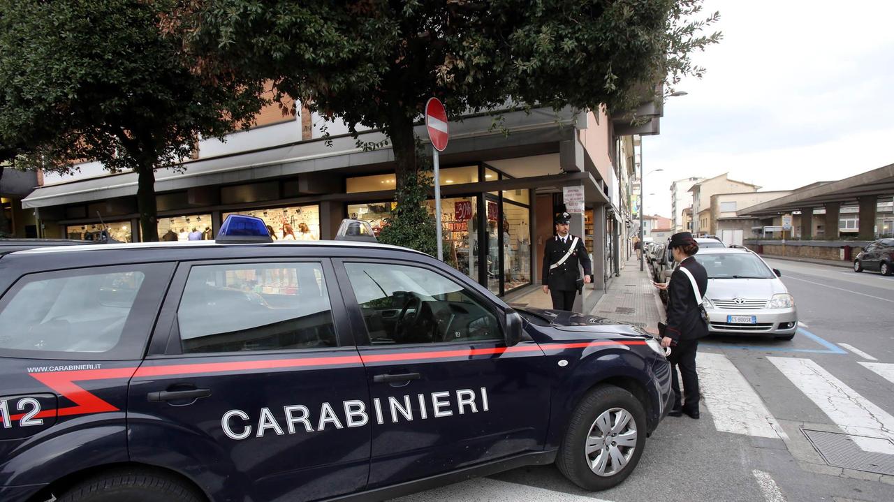 Una pattuglia dei carabinieri al lavoro (foto di archivio)