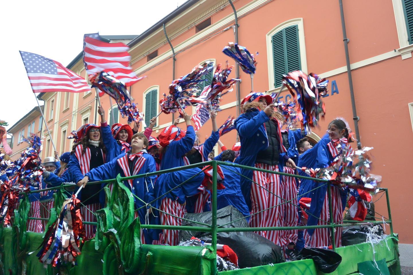 Gli studenti a scuola del Carnevale