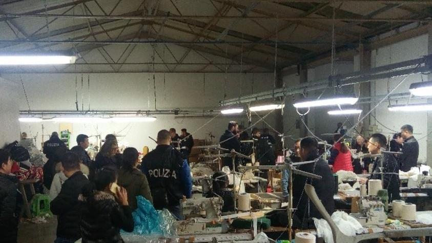 Blitz notturno in due aziende Trovati 19 operai irregolari