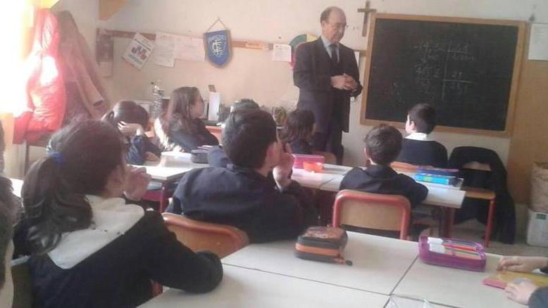 Il dottor De Cesaris in cattedra alla primaria di Avane