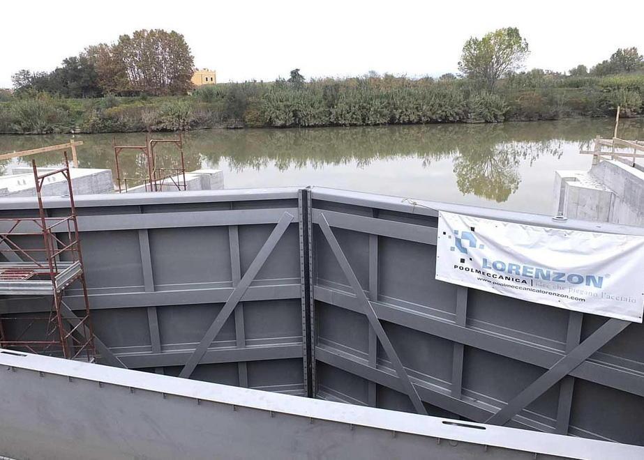 Battelli in Arno per il trasporto pendolari