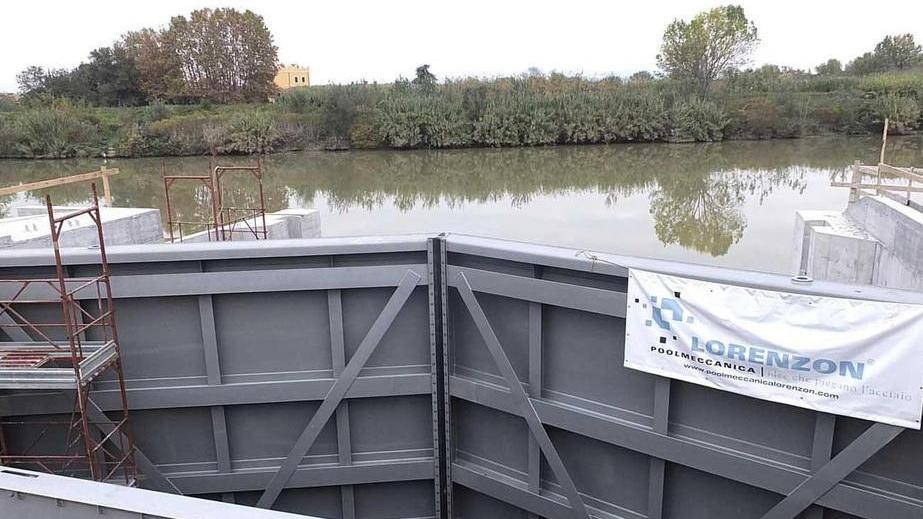 Battelli in Arno per il trasporto pendolari