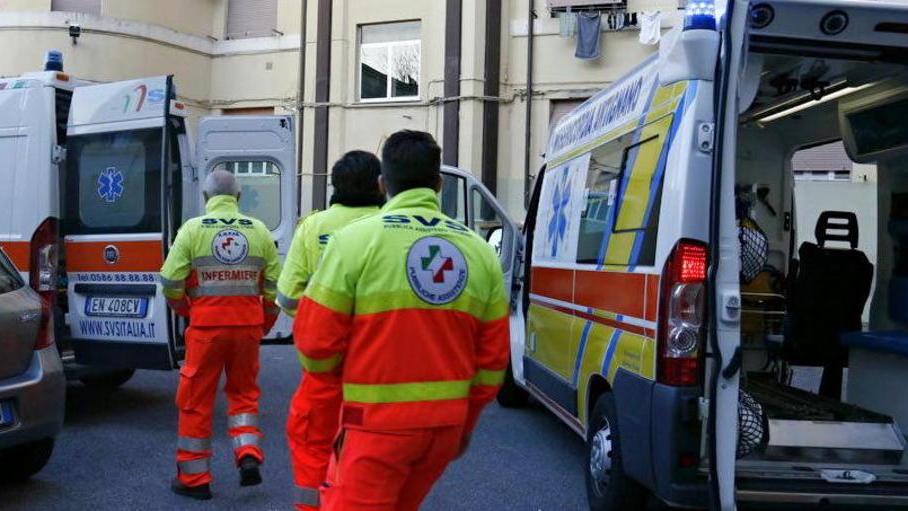 Novantenne contro le auto in sosta