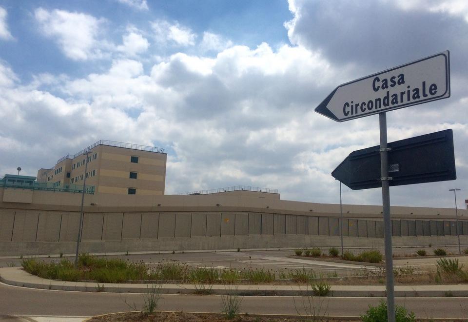 Sassari, cocaina rubata nel deposito sequestri: l’inchiesta si allarga 